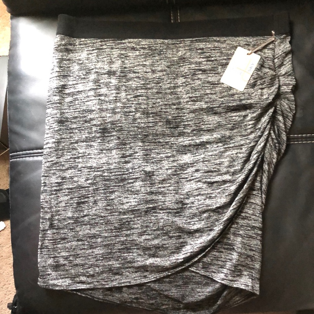 Belle sky XL mini skirt with side rouching, elastic waistband, NWT